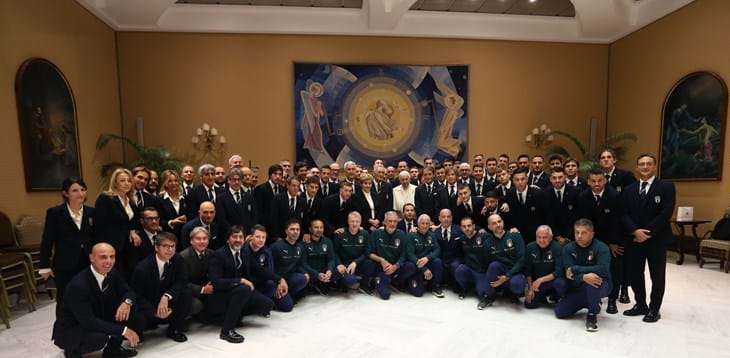 Gli Azzurri in udienza da Papa Francesco. Gravina: