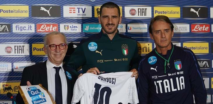 Gli Azzurri si schierano compatti al fianco di AIRC per segnare un gol nella partita contro il cancro