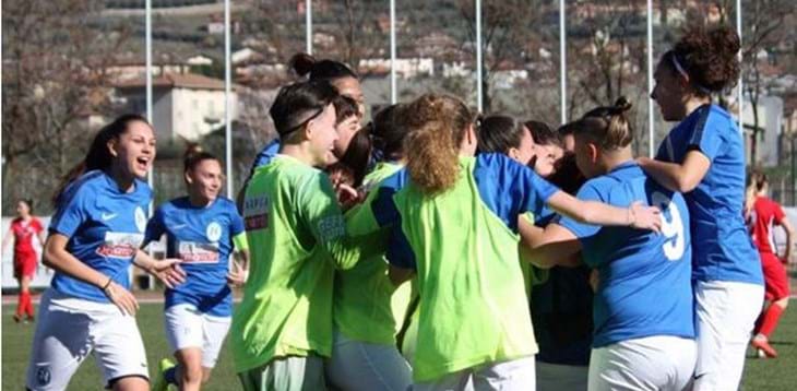 Il Napoli vince e resta primo in classifica, la Lazio batte la Roma CF e sale al secondo posto