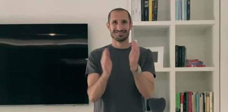 The applause of the footballing world for Humanity’s Heroes