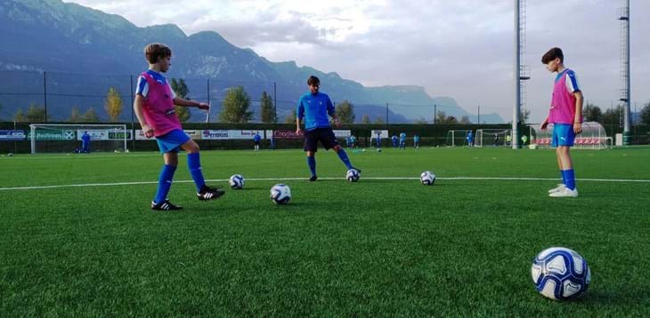 Il pallone torna a rotolare al CFT di Egna