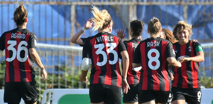 Il Milan vince e vola in testa, 2-2 tra Roma e Fiorentina, attesa per Juventus-Sassuolo