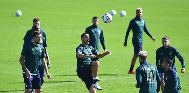 Mancini convoca anche Bastoni, Ferrari e Zaccagni. Alle 16 primo allenamento