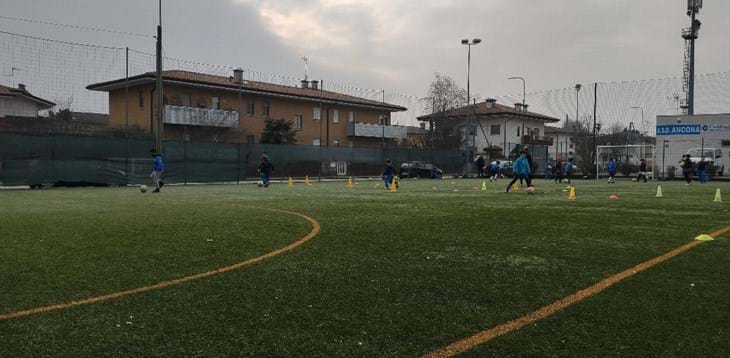 Ventisei piccoli calciatori dell'Ancona per l'Ast di Udine