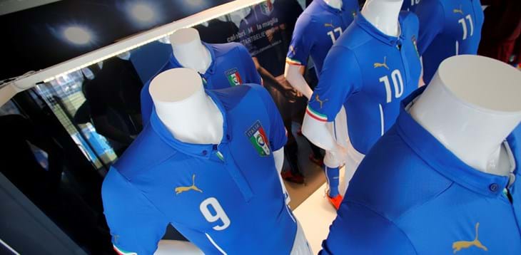 “CelebriAMO La Maglia” Tour: alle 15.30 a Bari