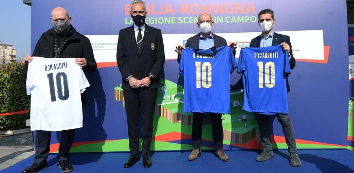 Gli Azzurri all’Ospedale Maggiore di Parma. Gravina: “Vicinanza e gratitudine a chi lavora per il bene del Paese”