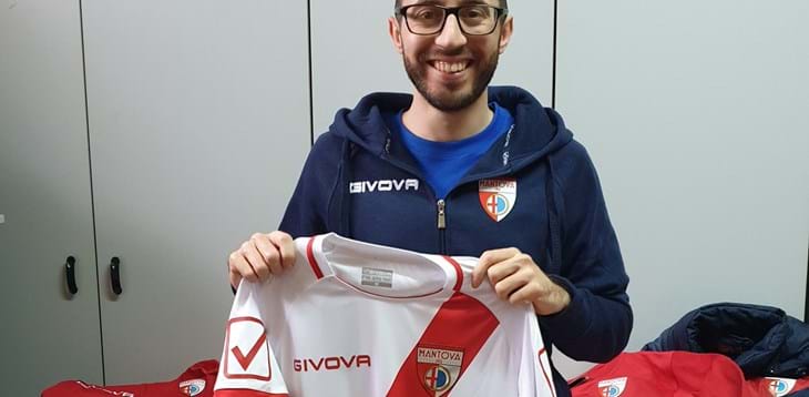 Emozioni in biancorosso: le maglie del Mantova 1911 per l’associazione Fuorigioco Onlus