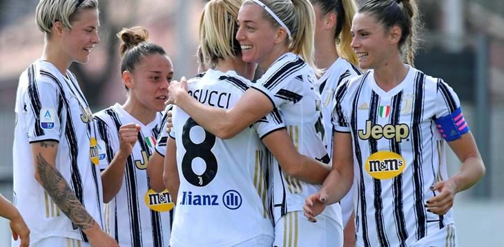 La Juve batte 3-0 il Sassuolo e centra il 18° successo in campionato, il Milan vince ma resta a -6