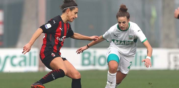 Si parte con lo scontro diretto Sassuolo-Milan e con il derby Fiorentina-Empoli. Domenica Roma-Juve