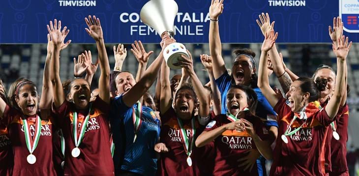 La Roma fa la storia: le giallorosse si aggiudicano il trofeo, battuto in finale il Milan ai rigori
