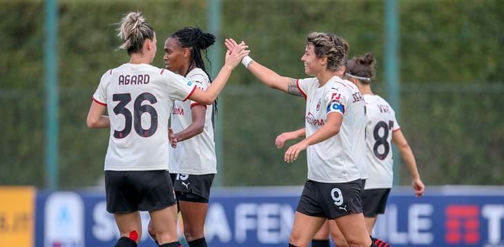 Goleada del Milan in casa della Lazio, vincono anche Roma e Sassuolo