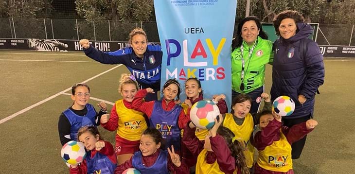 Playmakers: svolto con entusiasmo l'ultimo incontro con la Pink Bari. Oggi pomeriggio in campo con il Lecce Women Soccer