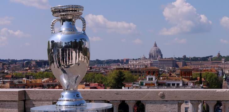 La Coppa degli Europei in mostra domani nel X e nel VI Municipio e venerdì in Campidoglio