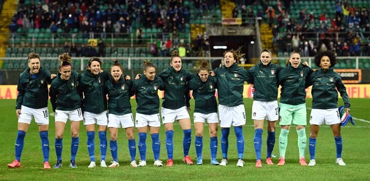 Prosegue la preparazione delle Azzurre in vista della sfida di martedì con la Romania. Di Guglielmo lascia il raduno