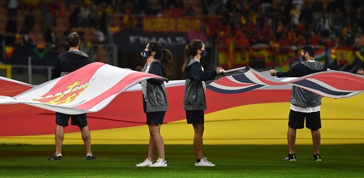 'UEFA Women's Champions League Final 2022 - Le tappe del Programma Volontari: Invia la tua candidatura'