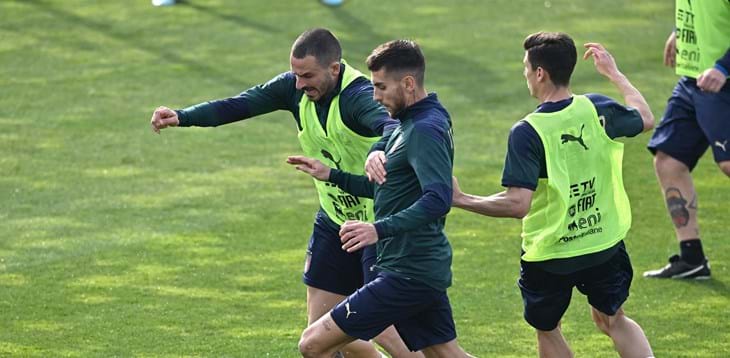 Azzurri al lavoro a Coverciano, anche Luiz Felipe lascia il ritiro