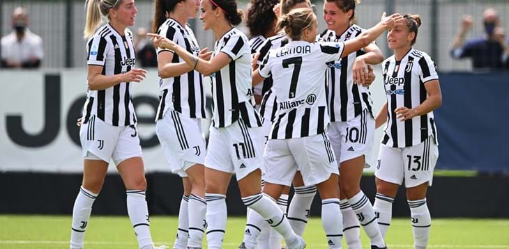 La Juventus è campione d'Italia. Roma per la prima volta in Champions, derby al Milan