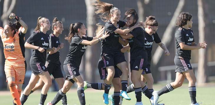 La Juve batte 4-1 la Fiorentina e raggiunge la Roma in finale. Domenica alle 17 la sfida per il titolo