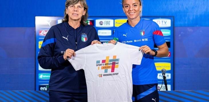 Giornata “Sport e Integrazione”: stasera le Azzurre in campo con la maglia della campagna “Io vengo dallo sport”