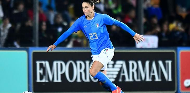 Azzurre in partenza per l'Irlanda del Nord: martedì l'ultima amichevole del 2022. Salvai lascia il raduno