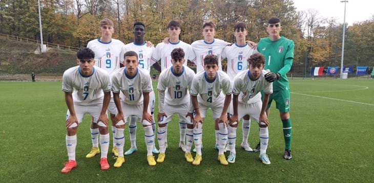 France win first match of friendly double-header