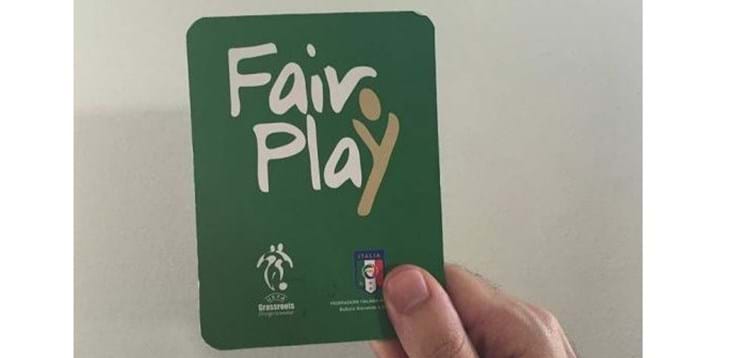 Green Card in campo!