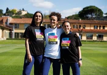 Anche le Azzurre sostengono la campagna #UNITIDAGLISTESSICOLORI