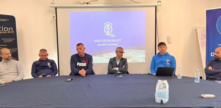 Beach soccer, tavola rotonda a Sa Rodia con Massimiliano De Celis