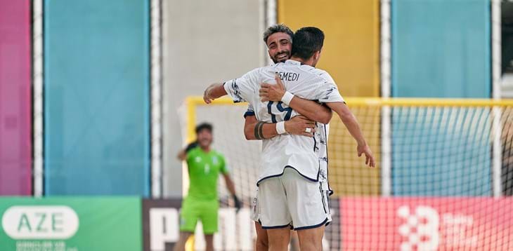 L’Italia chiude a punteggio pieno il girone delle Qualificazioni: 3-2 all’Azerbaigian. Domenica la sfida alla Spagna vale il pass Mondiale