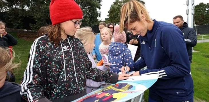 Auckland abbraccia le Azzurre: tifosi in festa all’allenamento, nel pomeriggio incontro con la comunità italiana