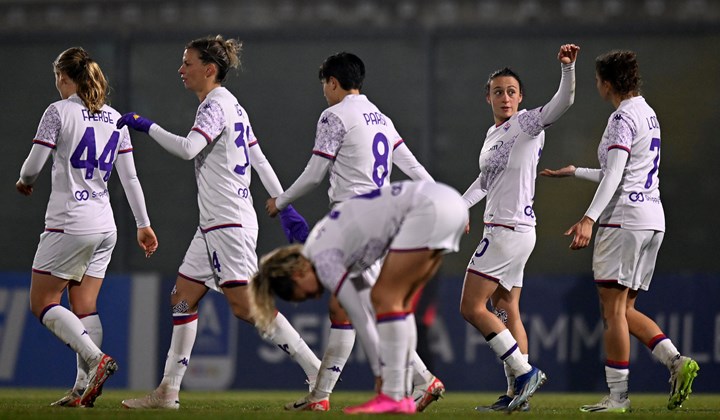 La Fiorentina vince in casa del Como, decisiva la doppietta di Catena
