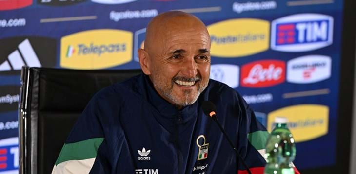Si apre il raduno a Coverciano. Spalletti: “Dobbiamo far vedere agli italiani che siamo degni di indossare questa maglia”