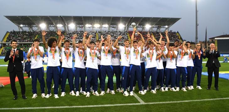 Gli Azzurrini campioni d'Europa celebrati al 'Castellani' prima e durante Italia-Bosnia. Favo: