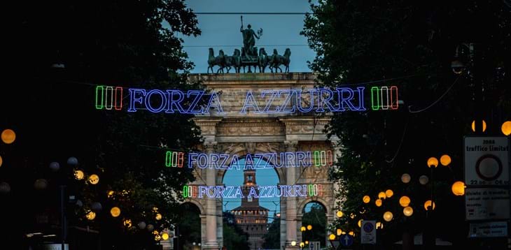 adidas e FIGC accendono d’azzurro la notte di Milano: luminarie tricolore su corso Sempione per supportare la Nazionale a EURO 2024