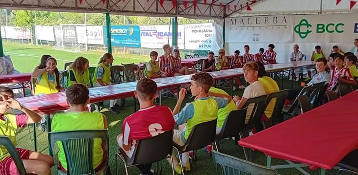 Il progetto Calcio Sociale arriva anche a Pesaro: in campo tanti ragazzi per un gemellaggio che va oltre il calcio