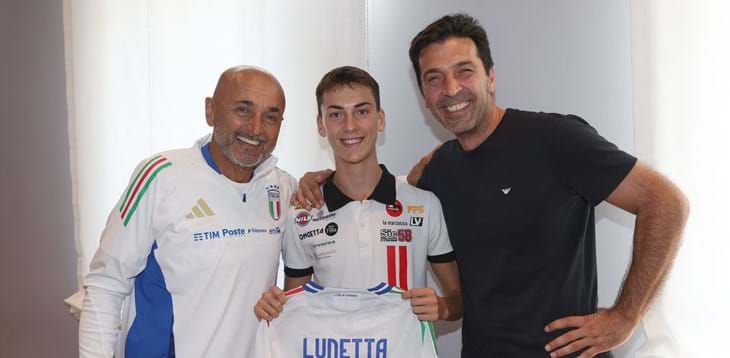 Una visita speciale per gli Azzurri: a Coverciano il pilota di Moto3, Luca Lunetta