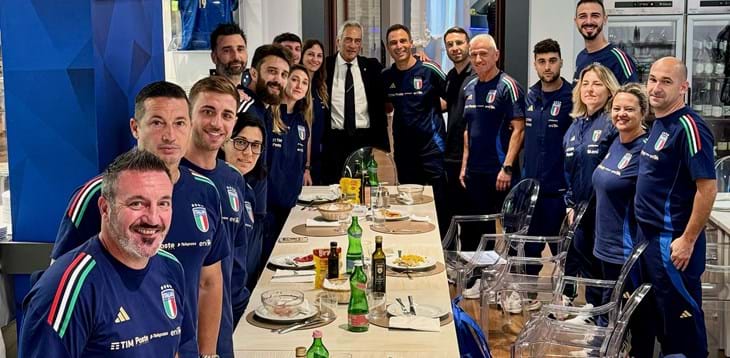 Il presidente Gravina incontra le Azzurrine a Coverciano: