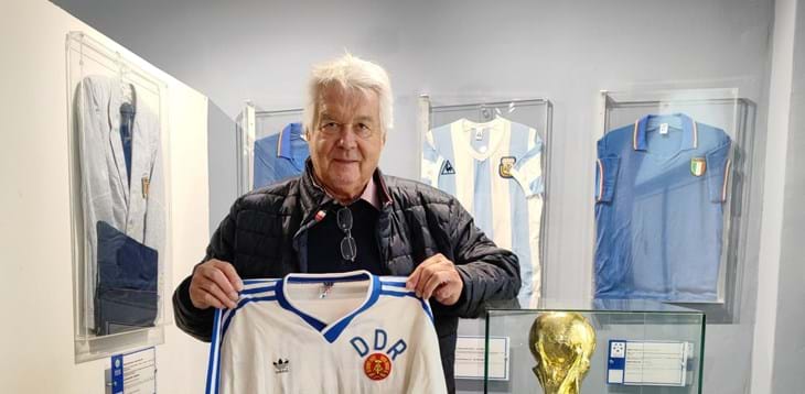 Un’icona del calcio mondiale a Coverciano: l’eroe della Germania Est, Sparwasser, al Museo del Calcio