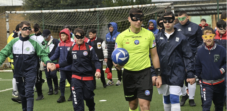 15 febbraio: tanto calcio e non solo. Sul campo di Mugnano, vicino Napoli, si è festeggiato anche il Carnevale