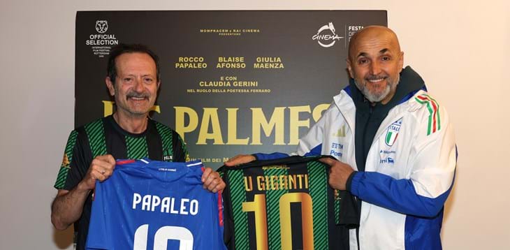La magia del calcio si unisce a quella del cinema: il cast del film ‘U.S. PALMESE’ incontra la Nazionale