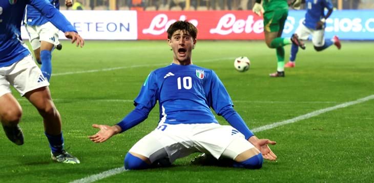 Liberali esalta il 'Ceravolo', l'Italia sfiora la vittoria contro i campioni d'Europa della Spagna. Finisce 2-2, martedì serve battere la Francia e sperare