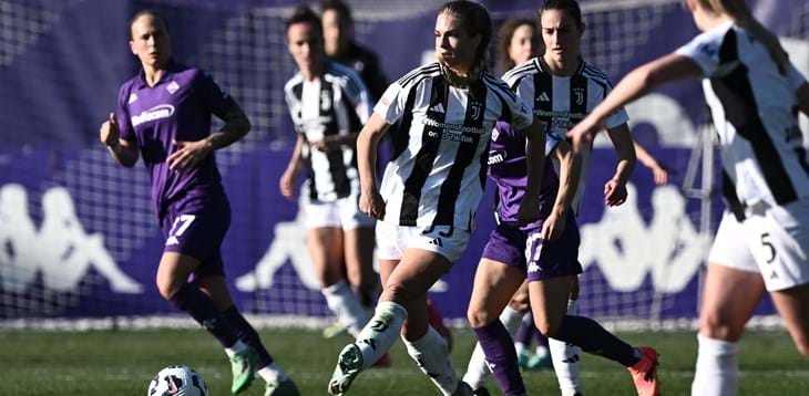 Venerdì Fiorentina-Juventus e il nuovo derby tra Milan e Inter. Domenica alle 12.30 la sfida salvezza Napoli-Sampdoria