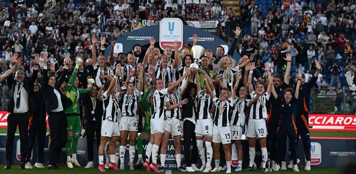 Juve, è doppietta! Dopo lo scudetto, ecco anche la Coppa Italia Frecciarossa. Roma battuta 4-0 davanti ai 7.000 del 'Sinigaglia'