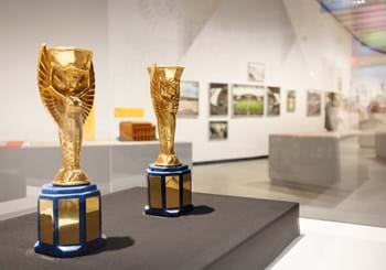 Al MAXXI la mostra 'Stadi. Architettura e mito': in esposizione anche le coppe dei trionfi azzurri a Mondiali ed Europei