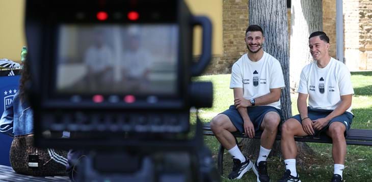 Orsolini e Raspadori ospiti di 'Azzurri Live': “Un orgoglio essere in Nazionale. In Norvegia per vincere”