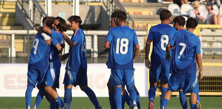 L'Italia non sbaglia al debutto: 2-1 all'Inghilterra al Tre Fontane. Pasqual: