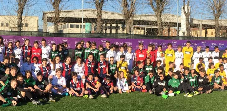 Manifestazione per il calcio femminile a Scandiano (RE)