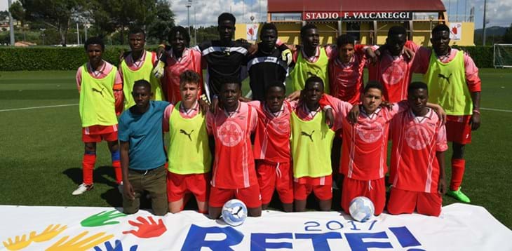 Progetto 'Rete!': la finale a Coverciano. Gli Azzurri premiano i minori richiedenti protezione