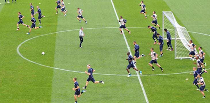 Balotelli si allena con il gruppo. Balzaretti: “Siamo carichi”