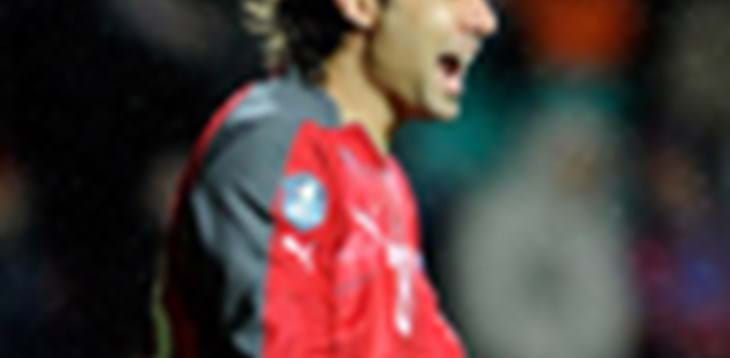 Si ferma Sirigu, problemi al ginocchio. Allenamento allo stadio Castelao